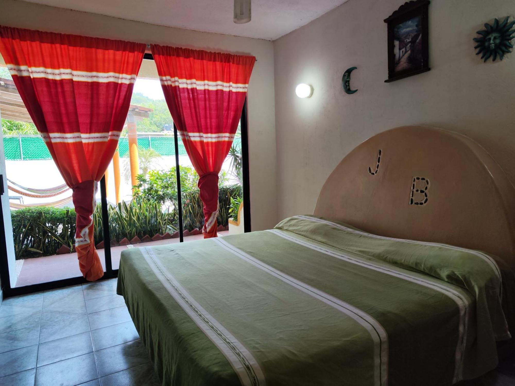 Hotel J.B. Zihuatanejo Exterior photo